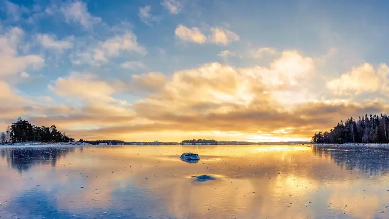 Sandemars naturreservat är ett naturreservat och ett Natura 2000 område i Österhaninge socken i Haninge kommun i Södermanland